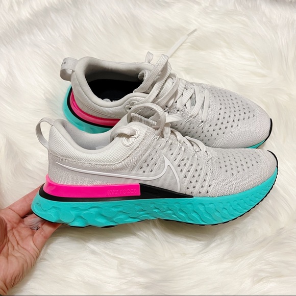 ✨Sold✨Nike • React Infinity Run Flyknit 2 - Picture 7 of 12